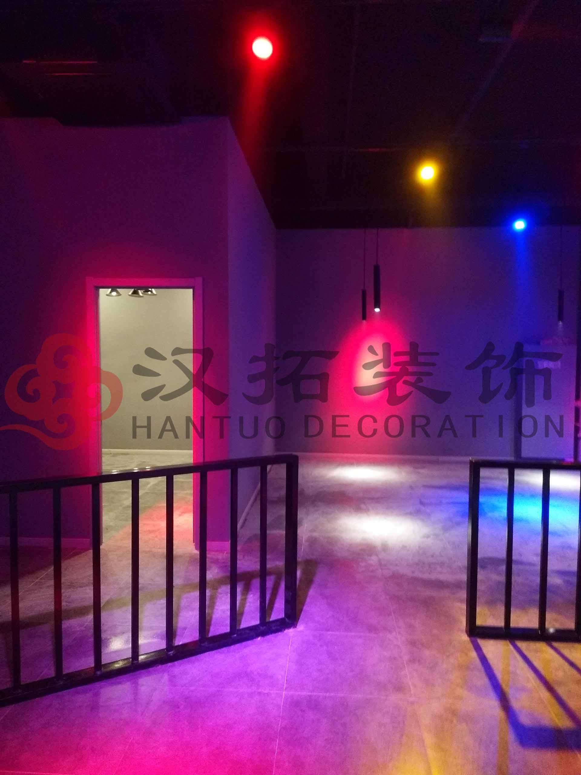 施工進(jìn)行時(shí)——友客音樂烤吧現(xiàn)場燈光效果圖