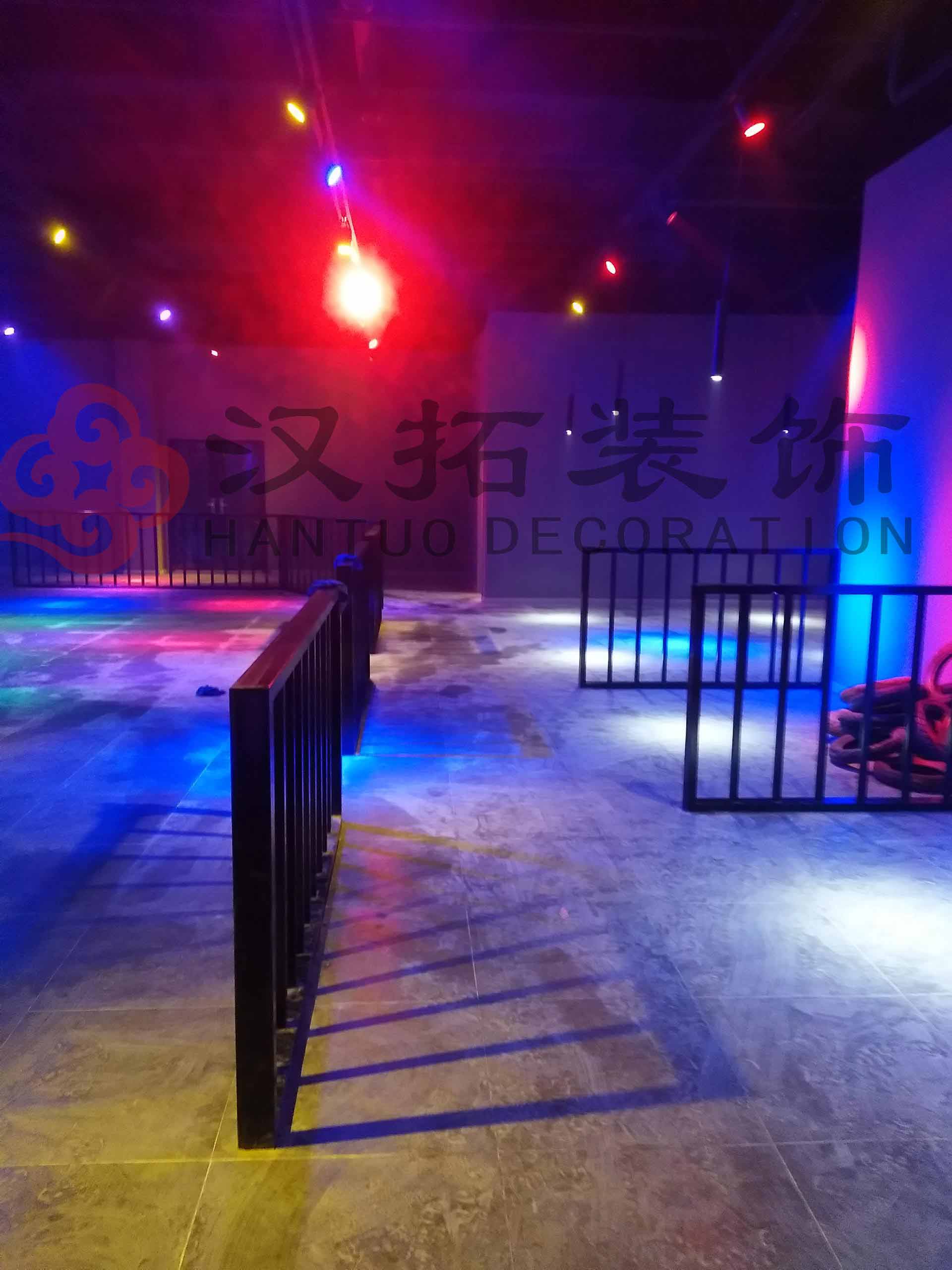 施工進(jìn)行時(shí)——友客音樂烤吧現(xiàn)場燈光效果圖